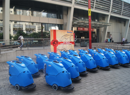 南京地鐵洗地機案例